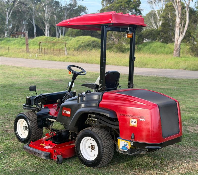 Photo 2. Toro Groundsamster 360 72inch ride on diesel commercial zero turn lawn mower