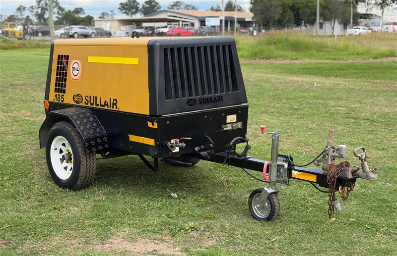 Photo 4. Sullair 185DPQ 185CDM air compressor