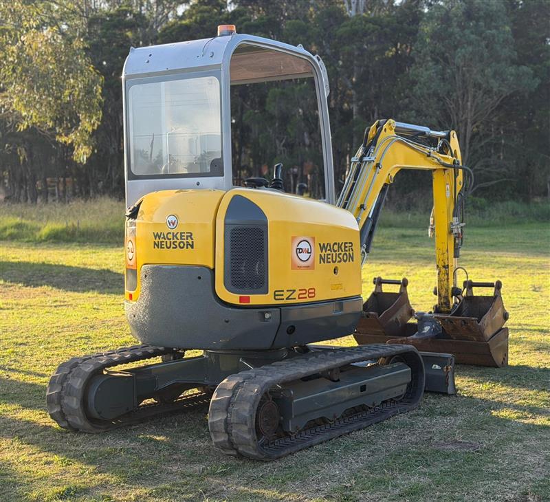 Photo 2. Wacker Neuson EZ28 excavator