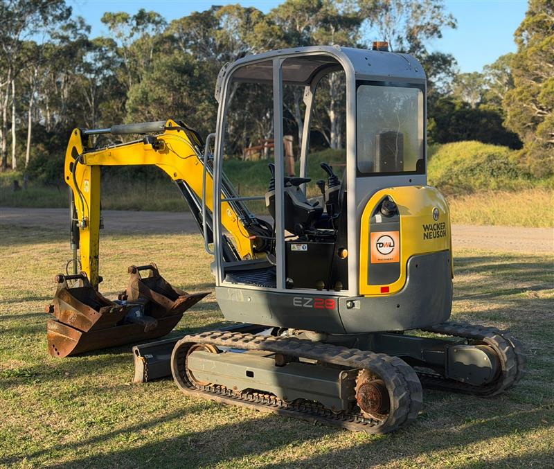 Photo 3. Wacker Neuson EZ28 excavator