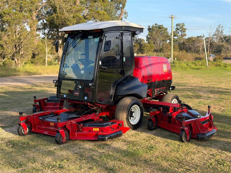 Photo 4. Toro Groundsmaster 5910 diesel commercial ride on lawn mower