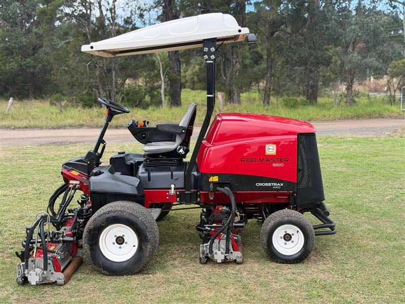 Photo 5. Toro Reelmaster 5610 cross trax AWD reel cylinder fairway greens commercial diesel lawn mower