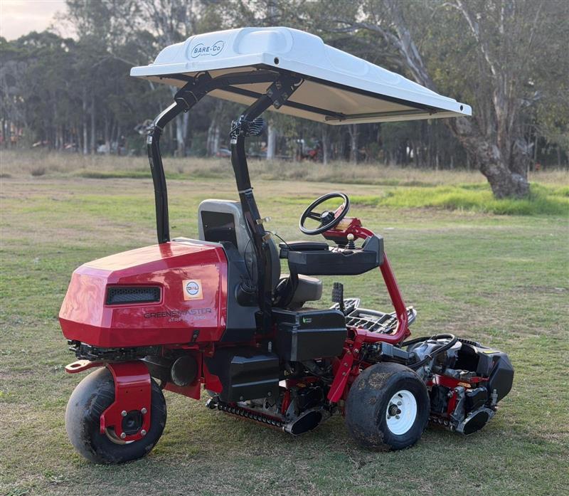 Photo 4. Toro Greensmaster 3360 E-Triflex Greens cylinder reel golf course ride on lawn mower