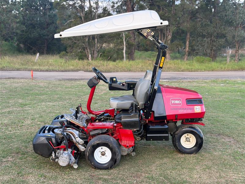Photo 5. Toro Greensmaster 3360 E-Triflex Greens cylinder reel golf course ride on lawn mower