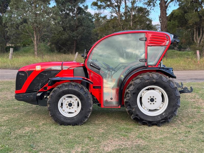 Photo 5. Antonio Carraro TGF9900 super low profile compact diesel farm tractor