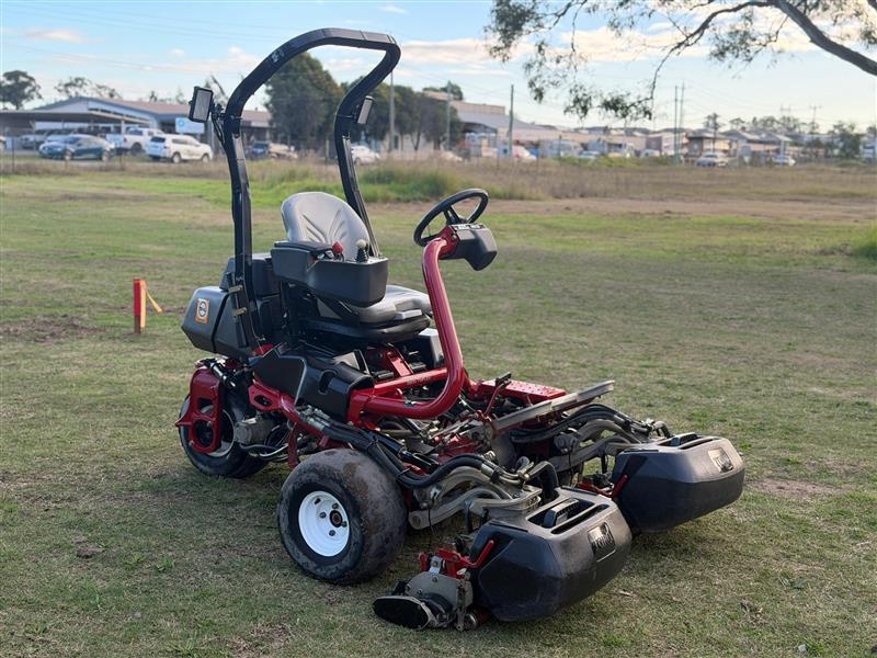 Photo 3. Toro Greensmaster 3300 triflex greens cylinder reel golf course ride on lawn mower