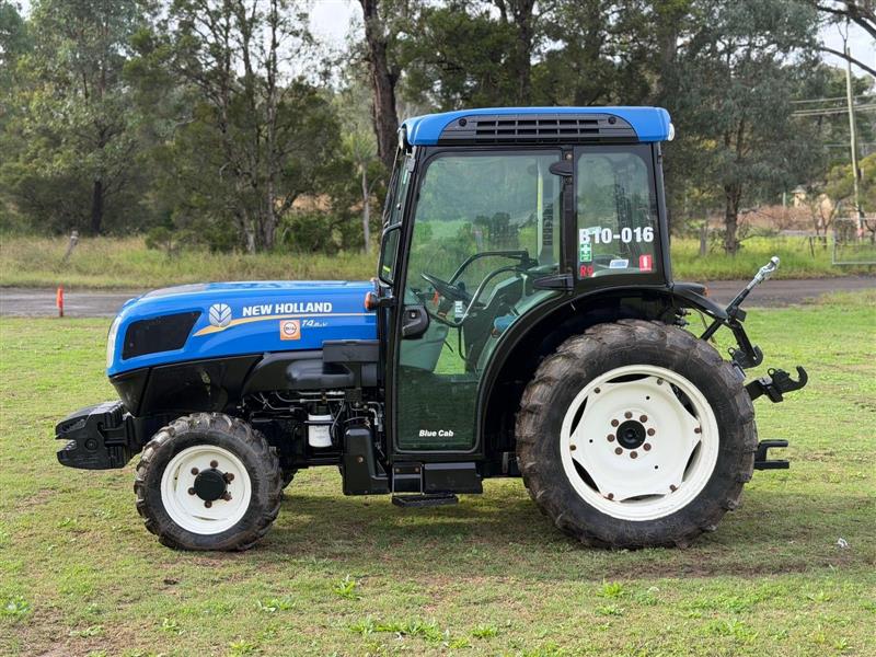 Photo 2. New Holland T4.85V diesel 4x4 farm tractor