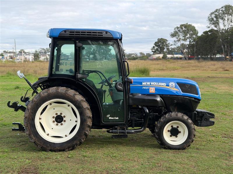 Photo 3. New Holland T4.85V diesel 4x4 farm tractor