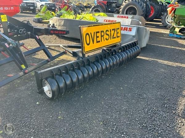 Photo 2. Paddock roller assembly
