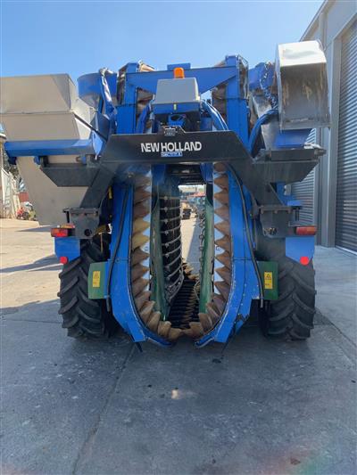 Photo 4. SB65 Braud New Holland STK9