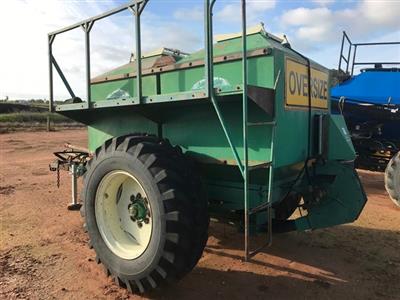 Photo 4. Simplicity 4000DTR Air Seeder Cart