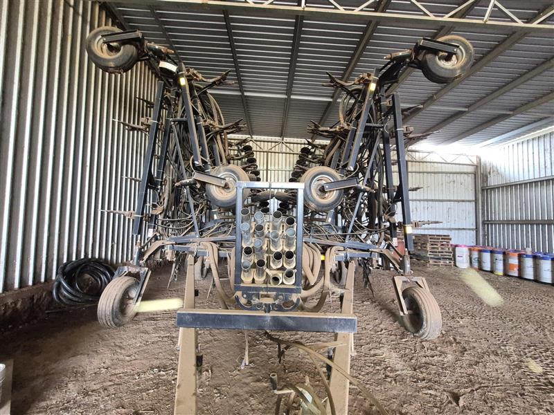 Photo 2. Flexi-Coil ST820 62ft Bar