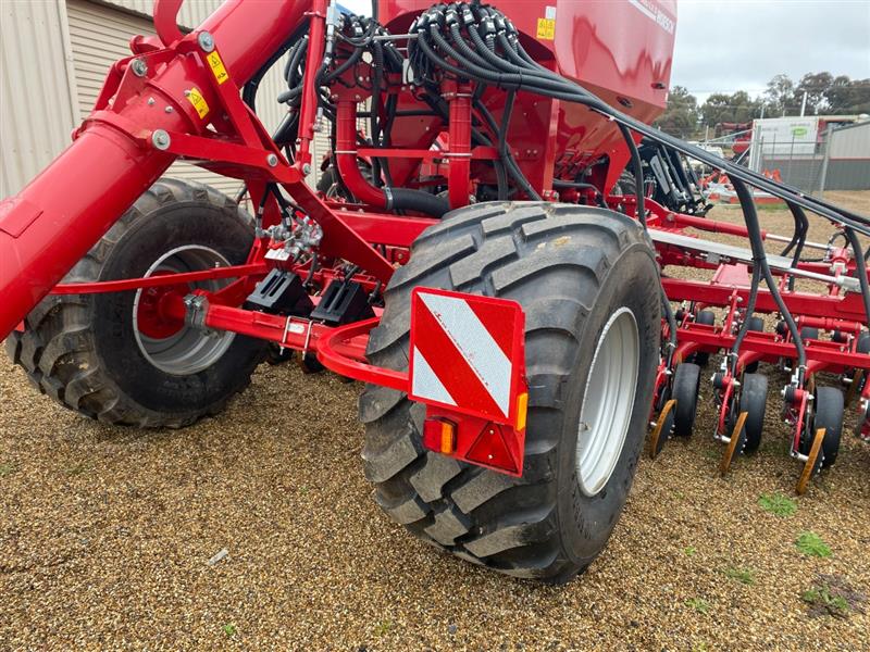 Photo 4. 2022 Horsch Avatar Disc Seeder