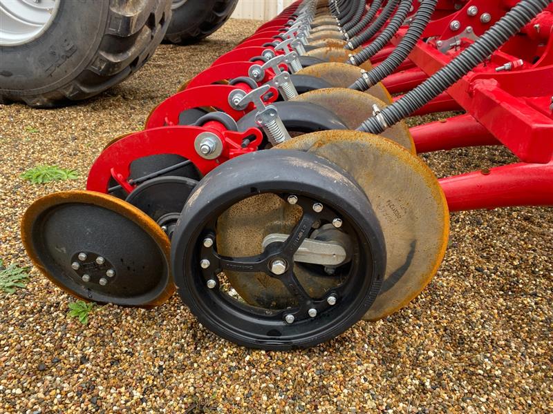 Photo 5. 2022 Horsch Avatar Disc Seeder