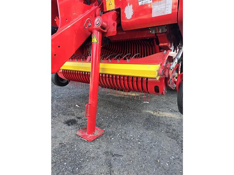 Photo 3. Pottinger Europrofi 5510D wagon