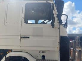 Photo 3. Scania R113M 6x4 truck