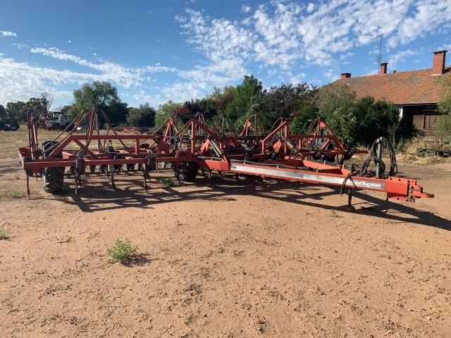 Photo 1. Horwood Bagshaw Scaribar Seeder Bar