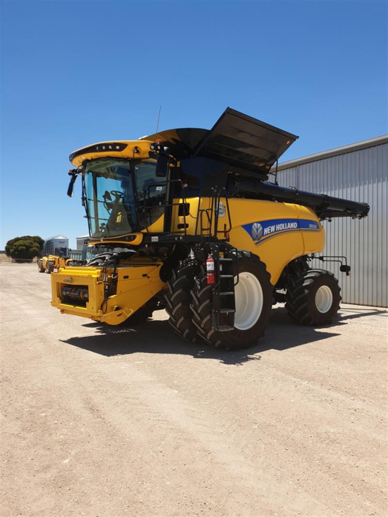 New Holland CR10.90 Harvesters New Holland VIC, Power Farming New Holland CR10.90 Harvesters New Holland VIC, Power Farming