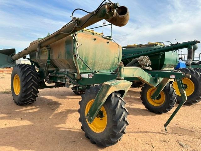 Photo 1. Simplicity9000 TQ2 Air Seeder Cart