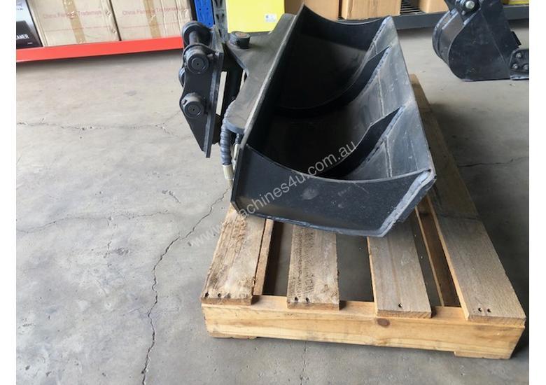 Lovol 1m Tilting Mud Bucket, Loaders Excavators Lovol Construction QLD Power Farming