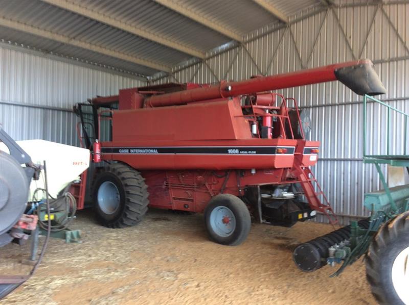 Case IH 1666 combine harvester, Harvesters Case IH VIC Power Farming
