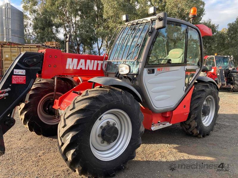 Photo 1. Manitou MT732 Telehandler