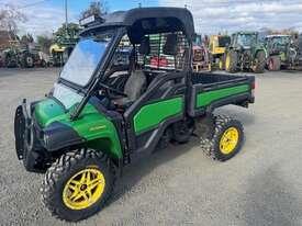 John Deere XUV 855M Atv