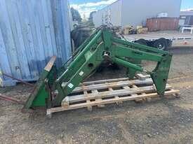 John Deere 640 tractor loaders