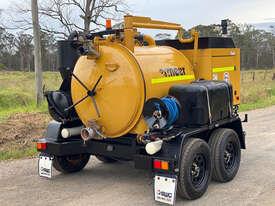 Photo 1. Vermeer VX30-250 Vacuum Cleaner Sweeping