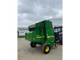 John Deere 467 Round Balers