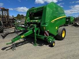 John Deere V451R Round Balers