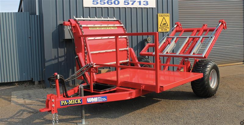 PA-MICK hay silage feeder