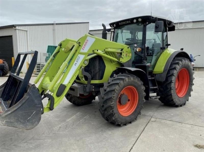 Photo 1. Claas Arion 530 tractor