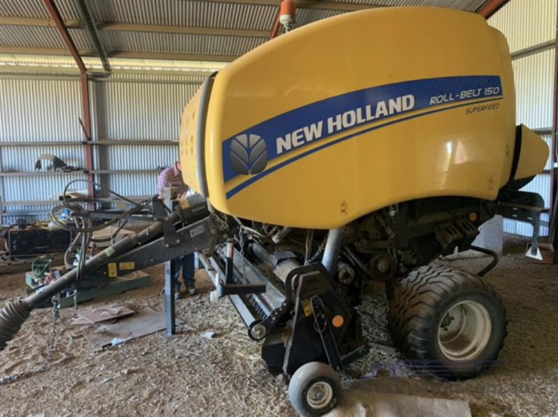 Photo 1. New Holland Roll-Belt 150 Round Baler