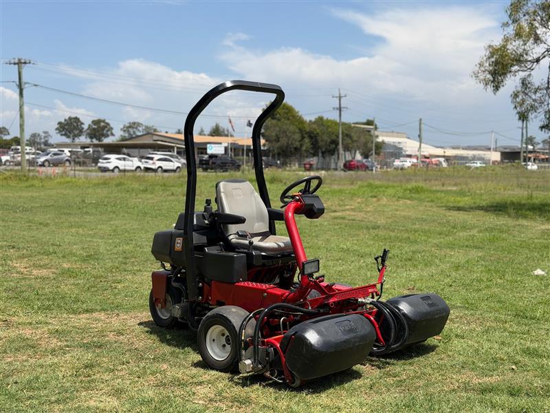 Toro Greensmaster 3150Q greens cylinder reel golf course ride on lawn mower