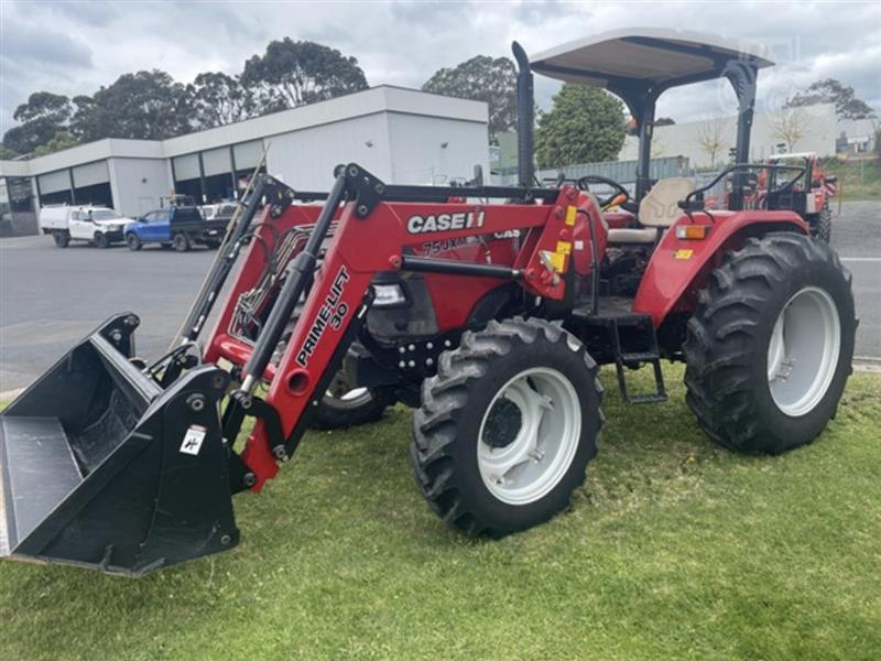 Case IH Farmall 75JXM tractor
