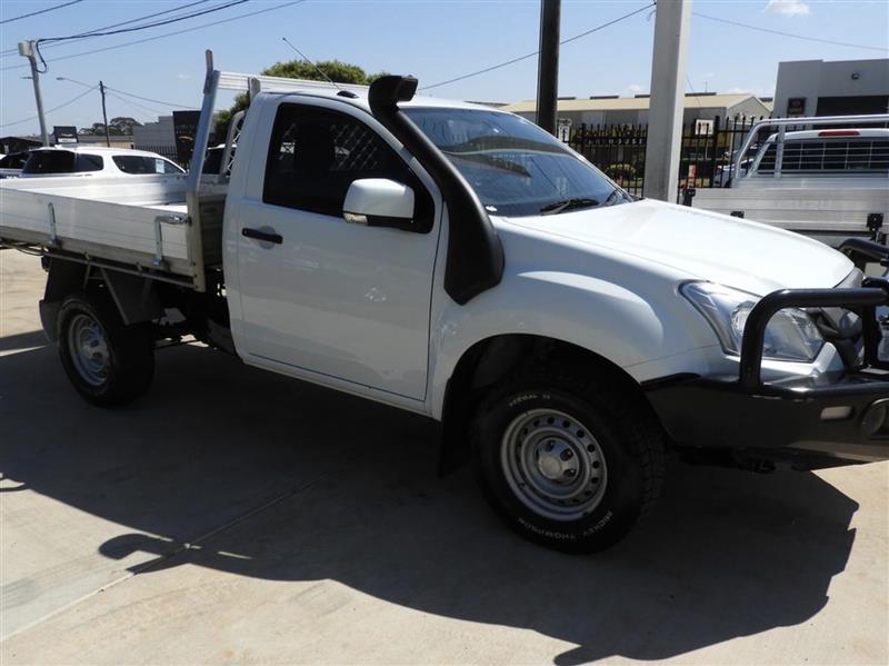 Isuzu D-Max SX tray truck