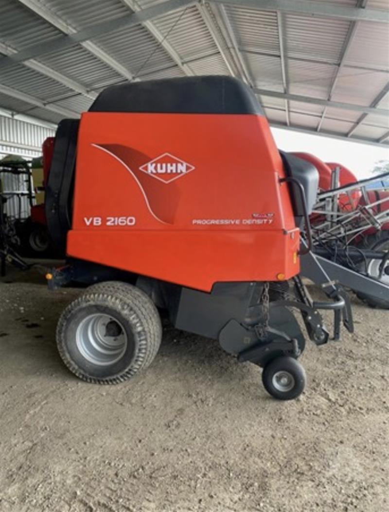 Kuhn VB2160 round baler