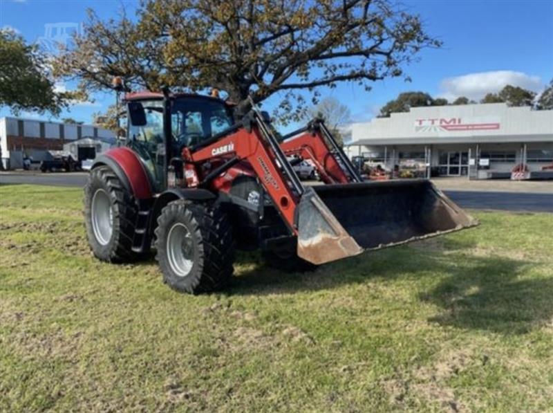 Case IH Farmall 115U tractor