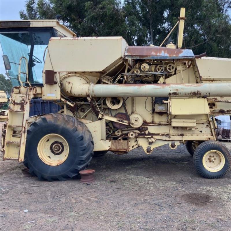 New Holland 8060 combine harvester