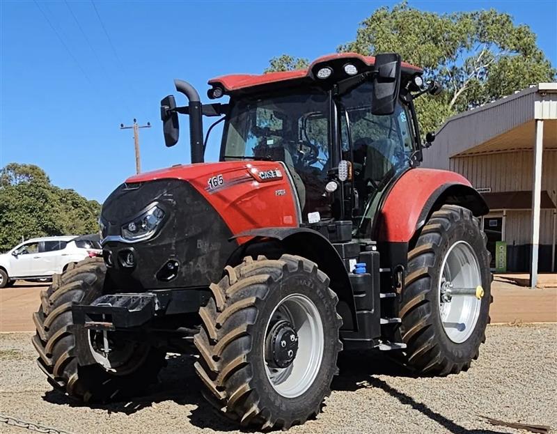 Case IH Puma 165 tractor