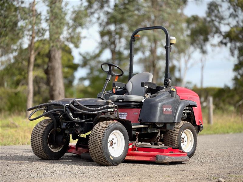 Toro Groundsmaster 360 72inch 4wd 4wd ride on diesel commercial zero turn lawn mower