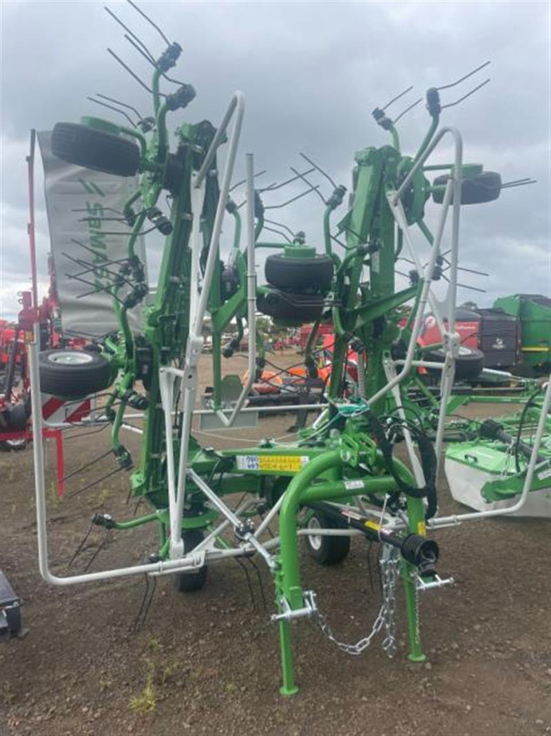 Photo 1. Samasz P8.89 tedder