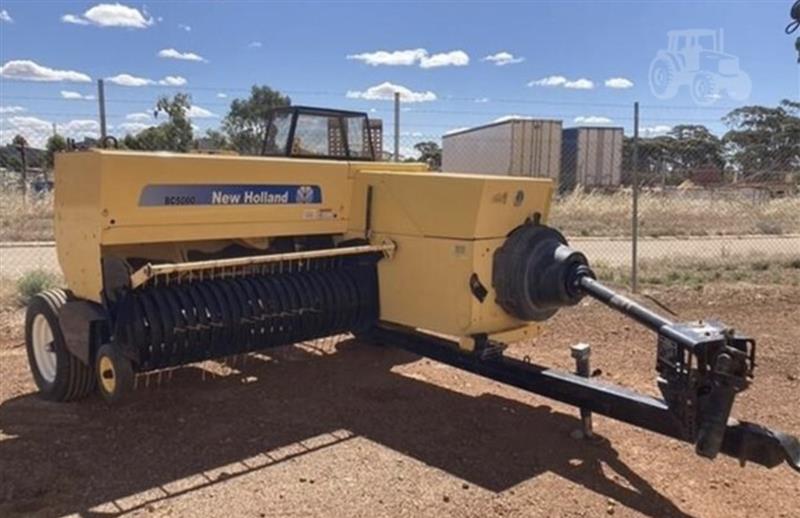 New Holland BC5060 small baler