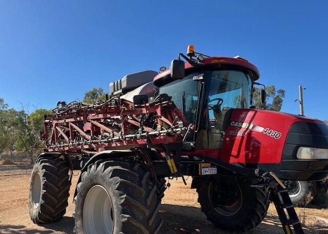 Case IH Patriot 4430 self propelled ...