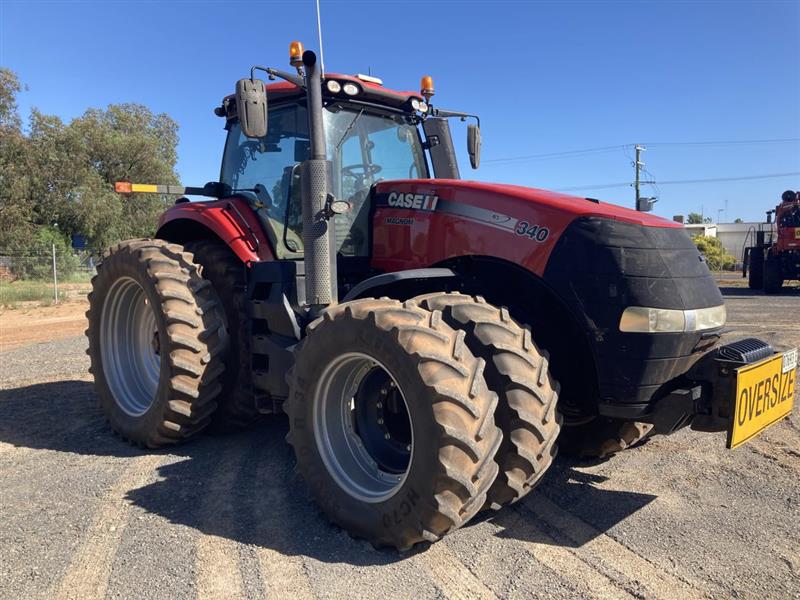 Photo 1. Case IH Magnum 340 tractor