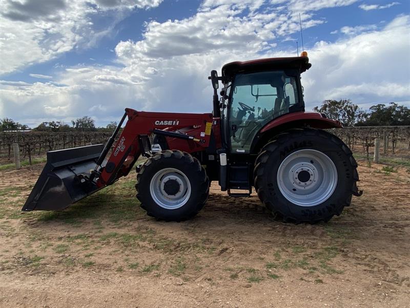Photo 1. Case IH Maxxum 110 tractor