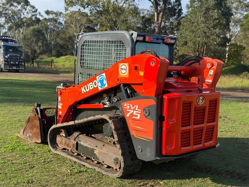 Kubota SVL75 Posi track skid steer l...