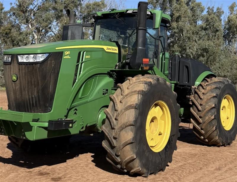 John Deere 9R 540 tractor