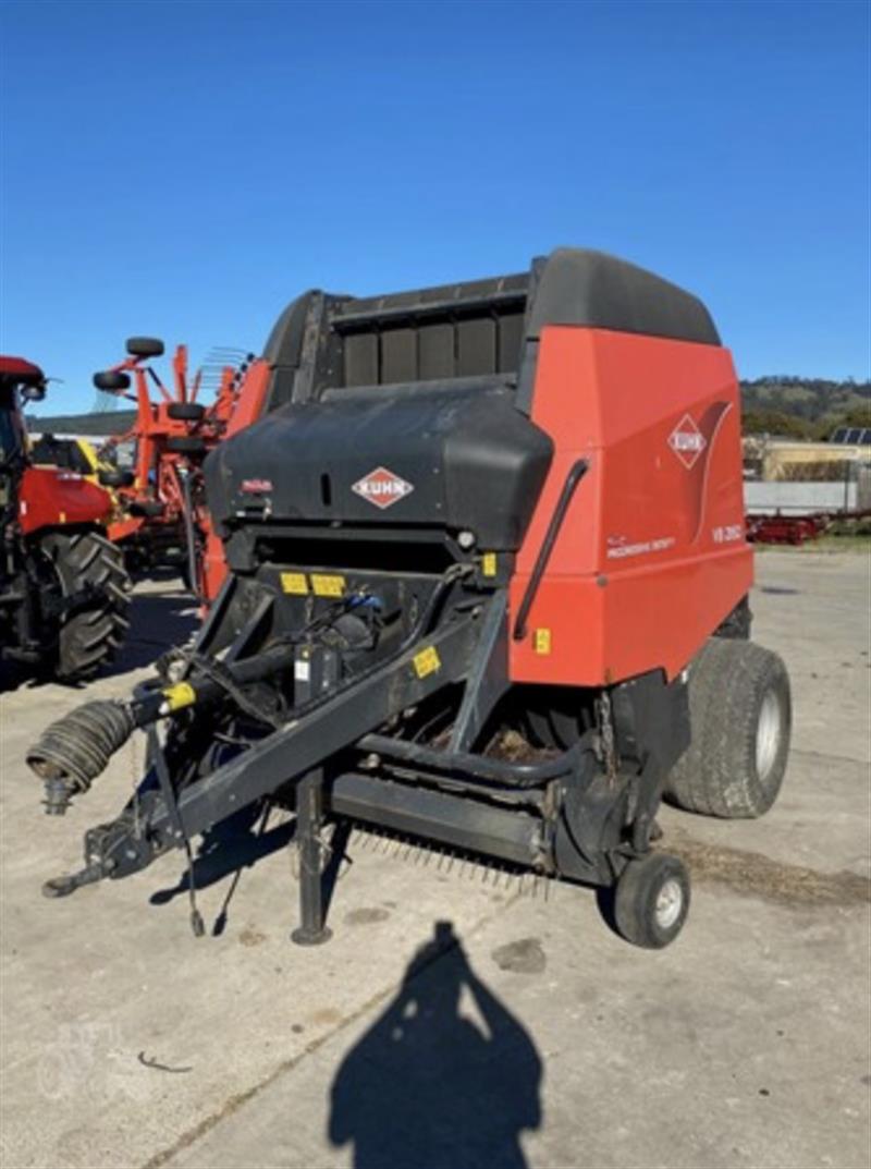 Kuhn VB2160 round baler